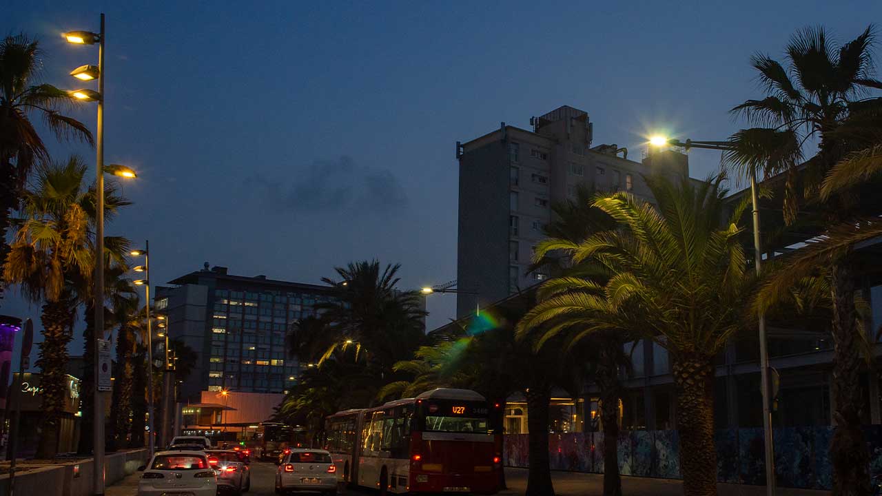Iluminación con luminarias MILAN en la Barceloneta