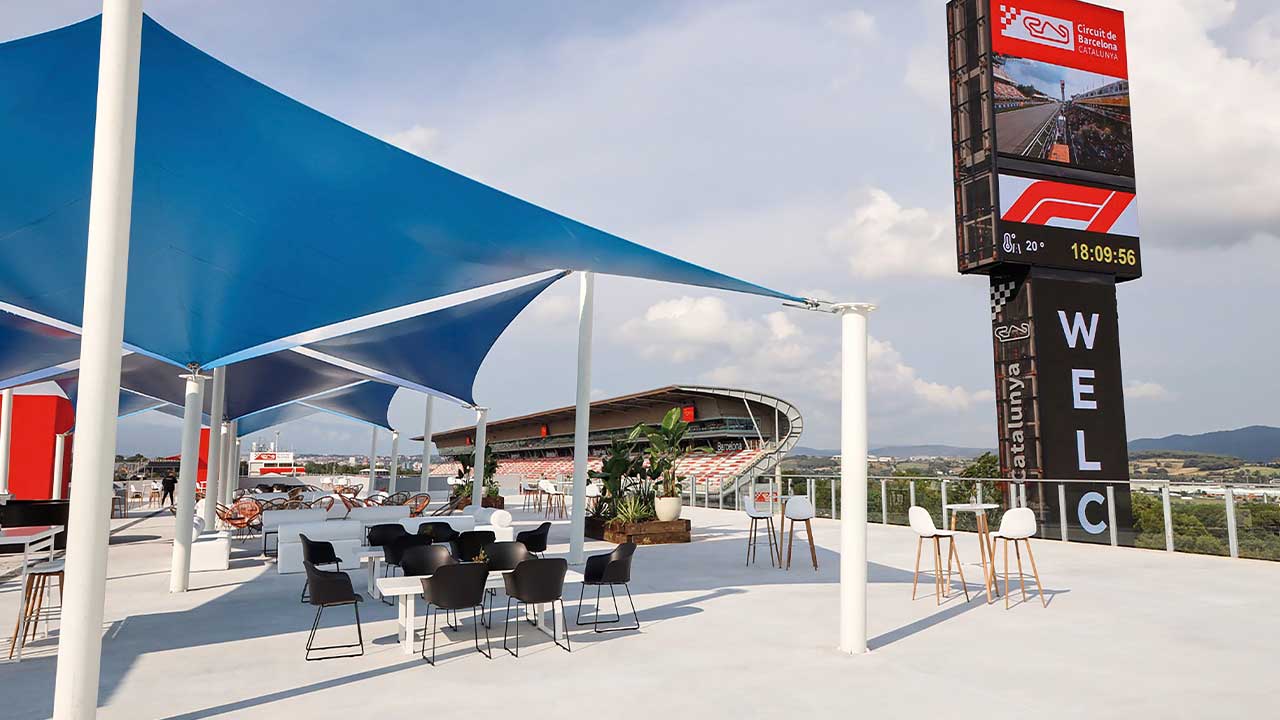 Zona de sombra en la terraza VIP del Circuit de Barcelona-Catalunya